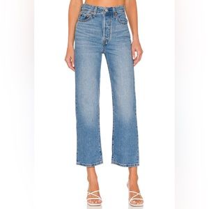 Levi’s Ribcage Straight Ankle in In the Middle